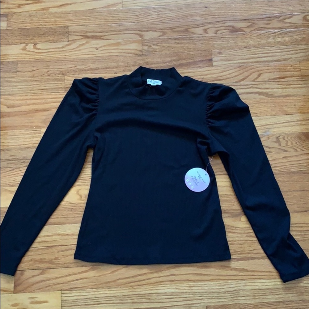 BRAND NEW, NEVER WORN ribbed long-sleeved shirt